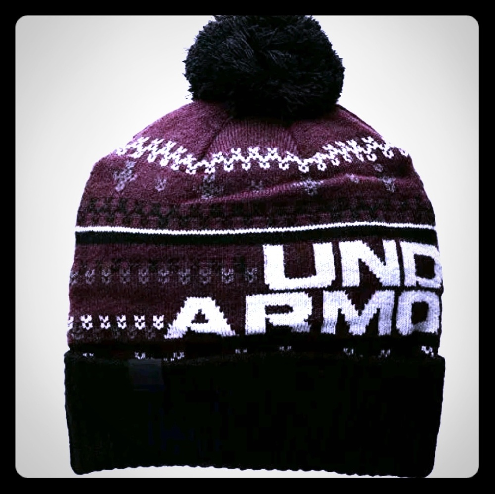 NWT Under Armour Men's PomPom Beanie - Dark Maroon